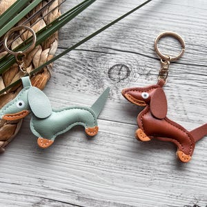 Dachshund keychain personalized, faux leather dachshund pendant, dachshund gift, keychain name image 7