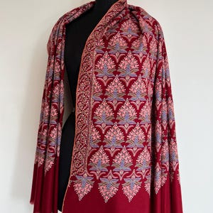 Handmade Maroon Pashmina Shawl: Sozni Embroidered Cashmere Scarf
