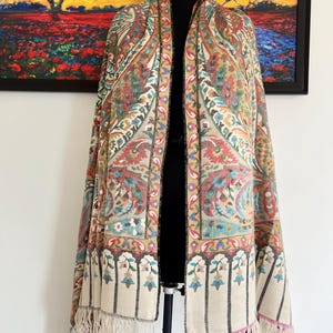 Handwoven Pashmina Kani Shawl: Ivory Floral Kashmir Wrap