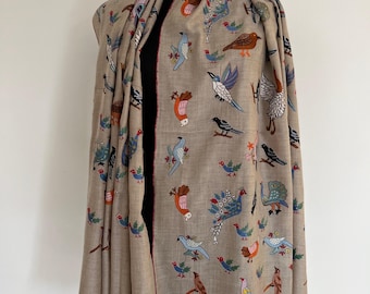 Hand-Embroidered Pashmina Shawl: Beige Bird Paradise, Handloom Woven
