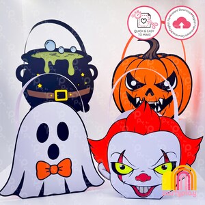 Può includere: Quattro cestini per dolcetti in carta a tema Halloween che includono un calderone nero con liquido verde, una zucca arancione, un fantasma bianco con papillon arancione e un volto da clown con capelli rossi, occhi verdi e un ampio sorriso.