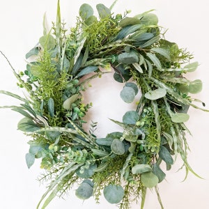 Everyday Eucalyptus Wreath for Front Door, Modern Greenery Year Round Wreath, Artificial Spring Wreath for Every Day, Rustic Farmouse Wreath