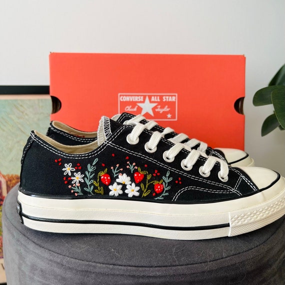 Converse shop strawberry platform