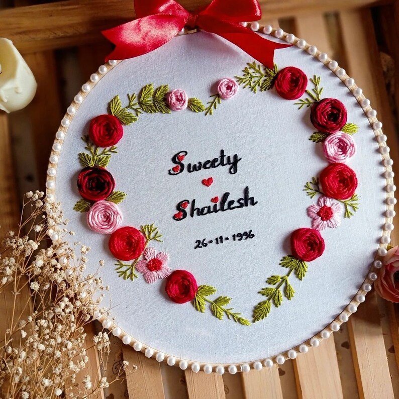 Name Hoop Art - Wedding Hoop - Couple Gift - Custom Embroidery - Floral Embroidery Hoop - Anniversary Gift - Personalized Wall Decor