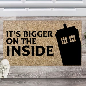 It&#39;s Bigger On The Inside Doormat, Gift for Science Fiction Fan, Sci-Fi Funny Doormat,  Printed Polyester Welcome Mat, Funny New Home Gift