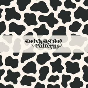 Könnte beinhalten: Ein nahtloses Muster mit schwarzen und weißen abstrakten Kuhflecken. Das Muster wiederholt sich über das gesamte Bild. Der Text "Delva B Tree Patterns" ist mittig im Bild platziert.