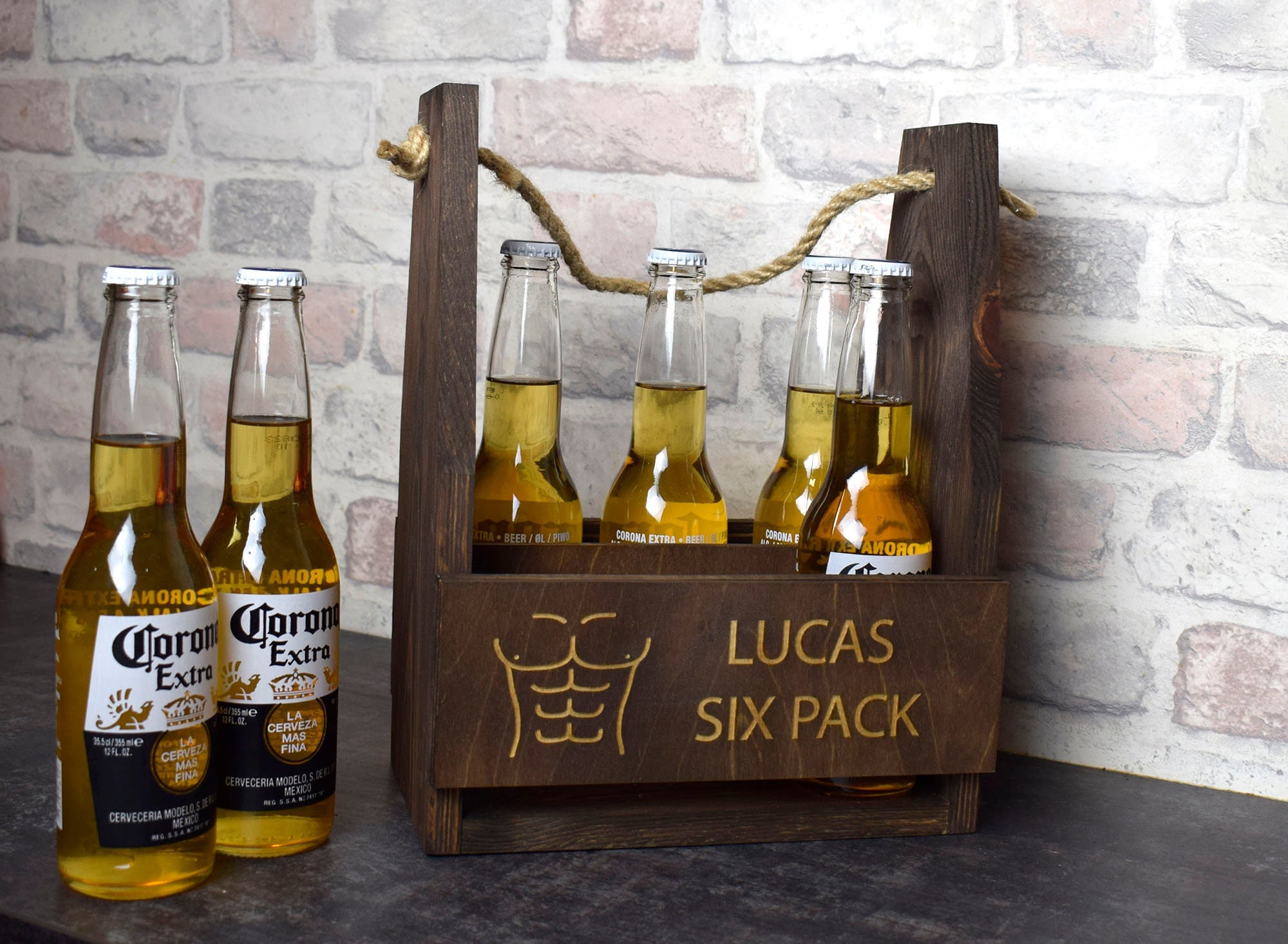 Caja de madera personalizada, jarra de cerveza, Estrella Galicia y Cocktail  Mix -  - Regalos originales y personalizados