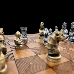 Metal Greek Roma Knight Chess Set With Chess Board Chevalier Chess Set ...