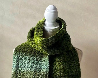 Hand Knit Unisex Textured Scarf in Green