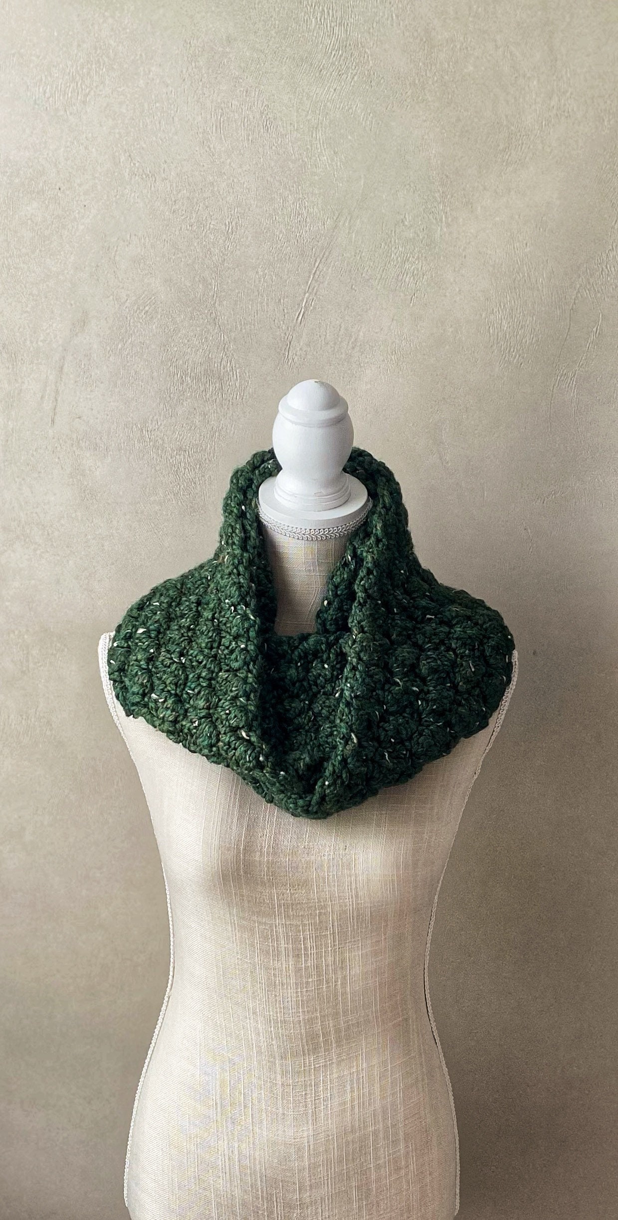 Round neck on sale muffler