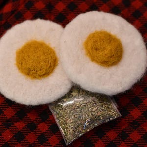 Egg Shaped Needle Felt Cat Toys, Wool Catnip Cat Toys, Catnip Toys, Handmade Cat Toys, Wool Cat Toys, 2 PACK, Gift for Cat Lovers