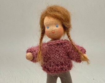 Muñeca doblada niña 11 cm según estilo Waldorf No. 2920