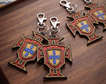 3D Printed Portugal FPF Keychain – Football Fan Gift – Soccer Accessory – Red Gold Team Logo Charm – Handmade World Cup Souvenir – Backpack