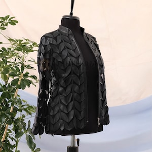 Veste en cuir feuille noire pour femme, Chemise feuille, Veste de plage, Veste de soirée, Veste d'été, Veste à fleurs, Veste en cuir pour femme, Veste kimono