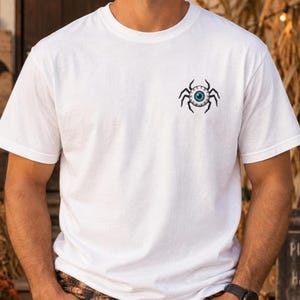Eyeball Spider Shirt Halloween Horror Gift Tarantula T-Shirt Spooky Fan Graphic Tshirt Macabre Illustration Retro