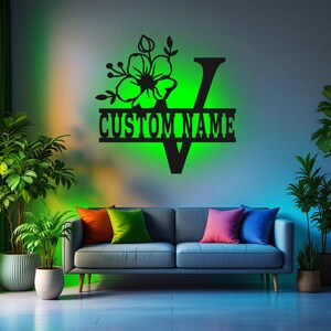 Arte de pared de metal con alfabeto floral personalizado V con luz LED, letrero con nombre de familia y alfabeto personalizado para decoración de habitación, decoración LED de metal con apellido