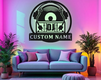 カスタムミュージックオーディオスタジオメタルウォールアートLEDライト、パーソナライズされたマイクヘッドフォンネームサイン、ホームデコレーションミュージカルミュージシャンルーム