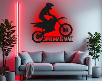 カスタムモトクロスダートバイクメタルウォールアート（LEDライト付き）、パーソナライズされたバイカーネームサインデコレーション（部屋用）、ダートバイクメタルLEDデコレーション