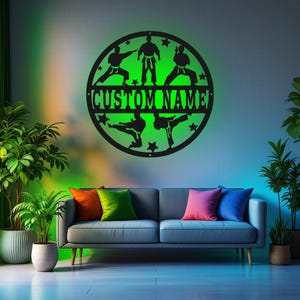Aangepaste karate metalen muurkunst mannen met led-licht, gepersonaliseerde karate naambord decoratie voor kamer, karate metalen led-decor, karate