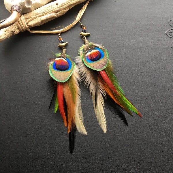 Boucles d'oreilles de style ethnique, plumes de paon, plumes multicolores, petits oiseaux, perles, boucles d'oreilles longues