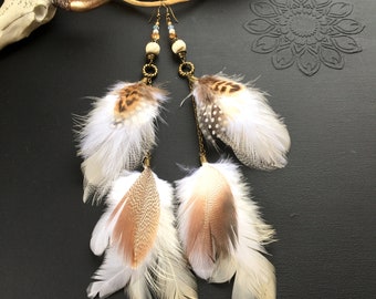 Longues boucles d'oreilles plumes naturelles blanc, beige, perles, boucles d'oreilles extra longues plumes, bohème, hippie, boho, ethnique