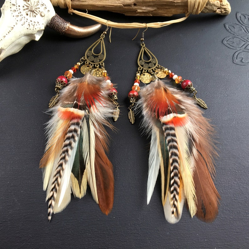 Longues boucles d'oreilles plumes naturelles, rouge, marron, grizzly, perles, boucles d'oreilles ethnique, bohème, boho, bohemien, gipsy image 1