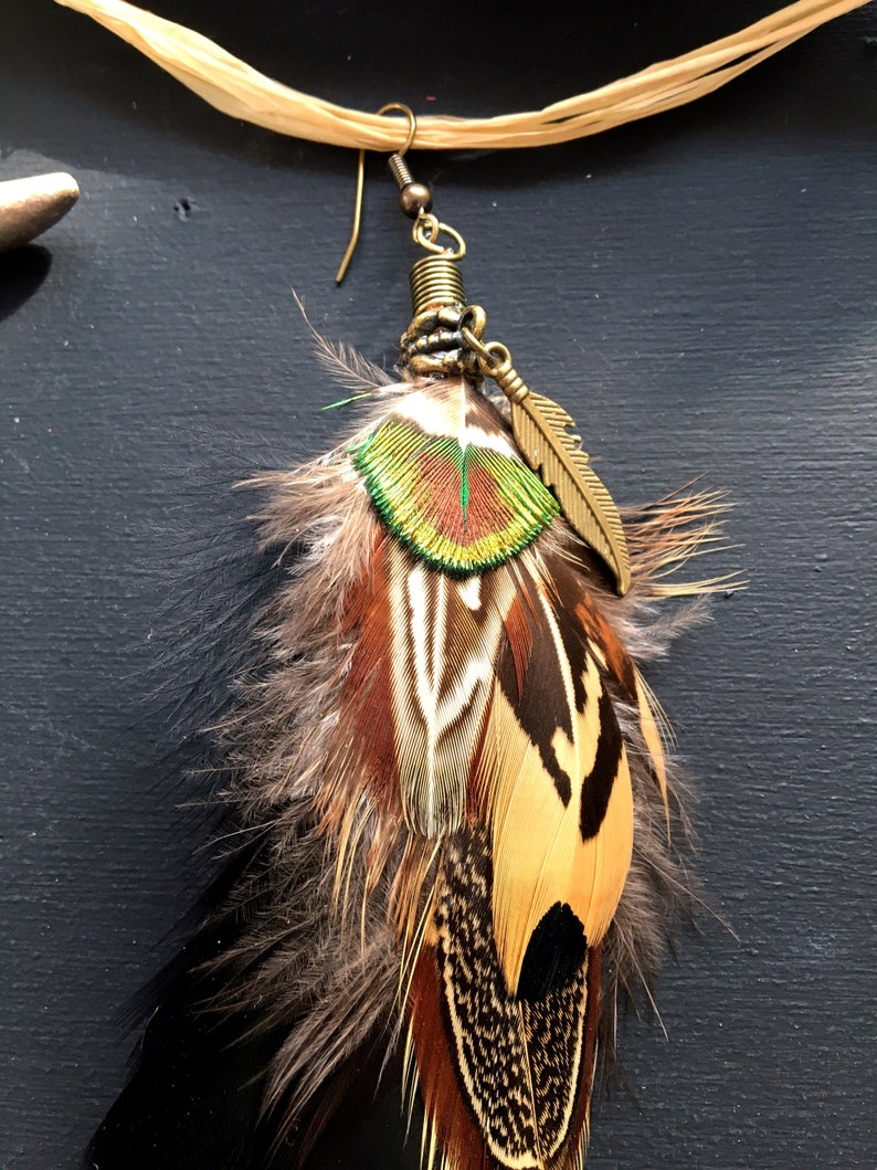 Longue boucle d'oreille unique, plumes naturelles, plume de paon, mono boucle pour homme ou femme, boucle d'oreilles plumes bohème ethnique image 7