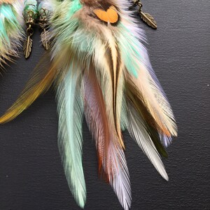 Boucles d'oreilles plumes naturelles, plumes vert menthe, perles, boucles d'oreilles longues ethnique, bohème, boho, gipsy, bohemian, hippie image 3