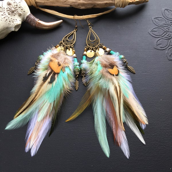 Boucles d'oreilles plumes naturelles, plumes vert menthe, perles, boucles d'oreilles longues ethnique, bohème, boho, gipsy, bohemian, hippie