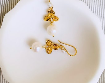 Pearl And Gold Earrings/Flower Earrings/ Freshwater Pearls/ Gold Plated Silver 925/Ideal gift for Her/ wedding earrings