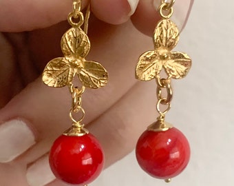 Orecchini di corallo rosso/ Argento 925 rosso e oro / Orecchini di fiori / Orecchini rossi, regalo ideale per la festa della mamma
