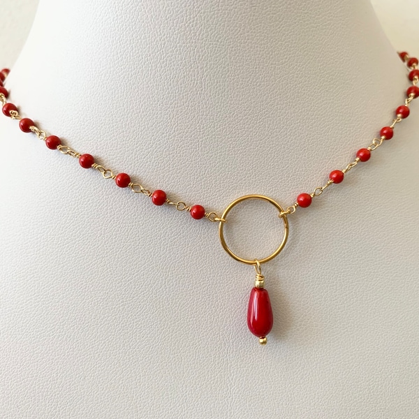 Collier rouge / collier corail rouge / cercle et goutte de chapelet corail rouge - collier poire / collier fait main idéal cadeau Saint-Valentin pour elle