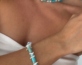 Turquoise Bracelet/ Freshwater Keshi Pearls / Gold Silver closure and Details