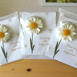 Personalized Daisy Soap Card Favor, Mother’s Day, Spring Bridal Shower Botanical Gift