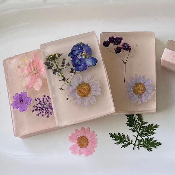 Pressed Flower Soap Bar: Natural Essential Oil Soap Favors