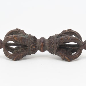 Handcrafted Brass Antique Tibetan Dorje Vajra: Exquisite Ritual Artifact for Buddhist Meditation Decorative Collection