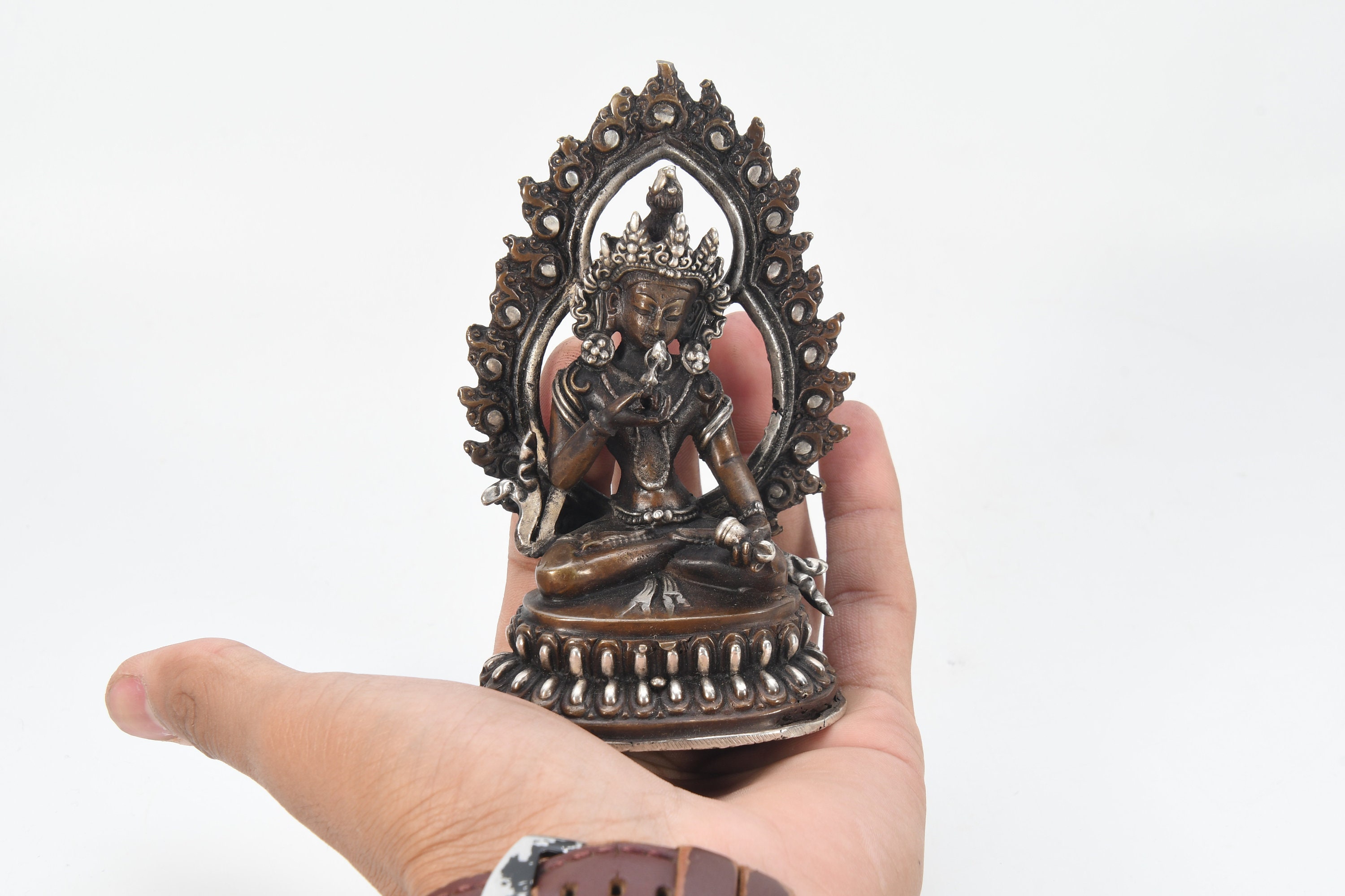 60%オフ!!ヴィンテージ銅製金剛薩埵像：神聖な仏教・チベット伝統の