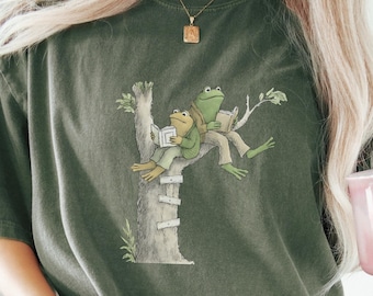 Comfort Colors Shirt Reading Frog, Retro Vintage Graphic Tee, Cute Toad Shirt, Nature Shirt, Book Lovers Shirt, Oversize Cotton Washed Tee