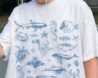 Vintage 90s Sea Animals Shirt, Retro Ocean Nature Tshirt, Sealife, Ocean, Whale, Orca, Turtle, Dolphin Shirt, Unisex Relaxed Oversized Tee