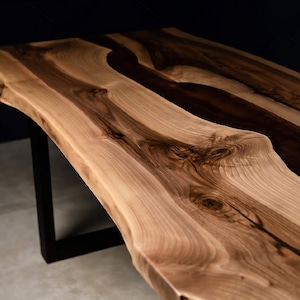 Table en bois personnalisable avec un superbe design en résine époxy - Unique Home Decor