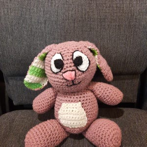Coelhinho Floppy de Crochê Feito à Mão da Bluey Amigurumi