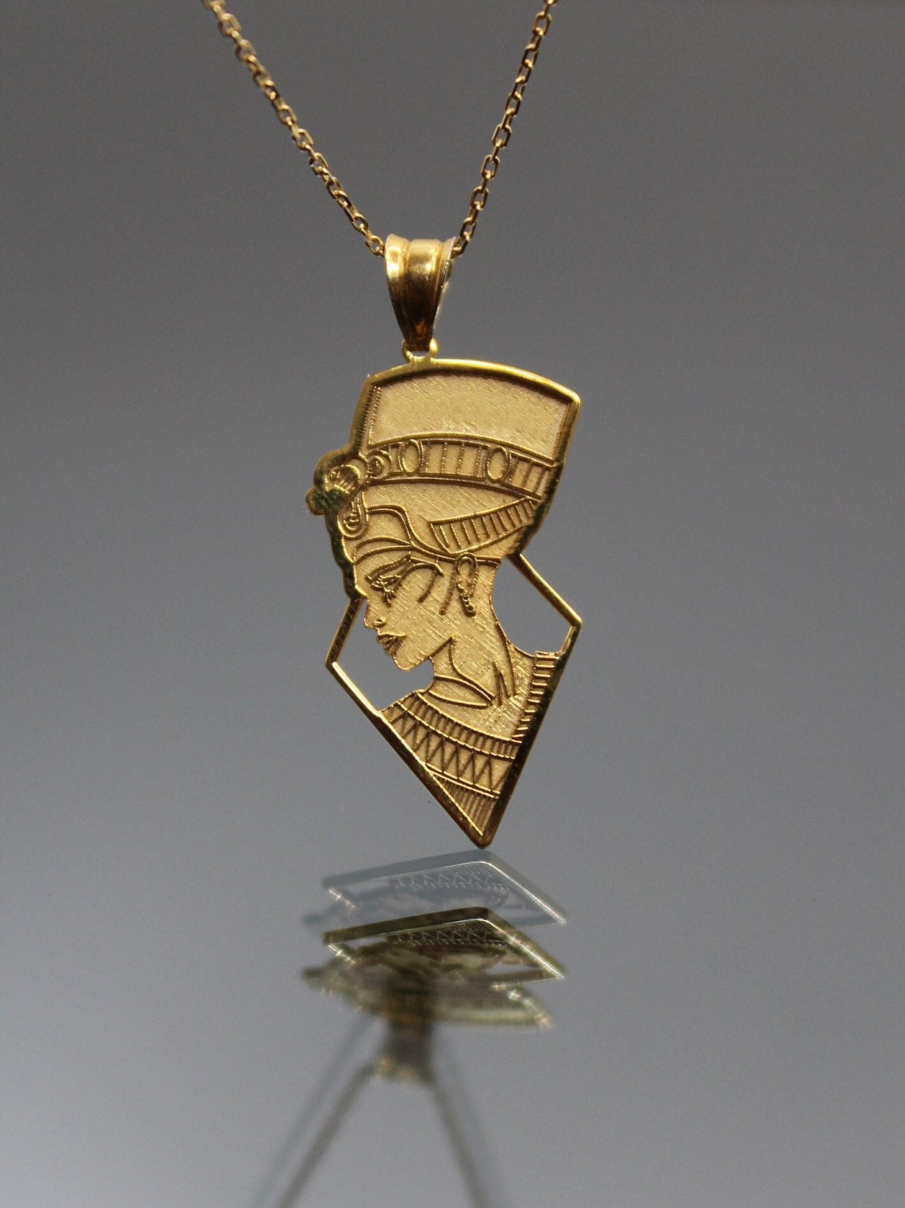 希少　エジプトジュエリー18K　ネフェルティティ 18k Gold Nefertiti - Etsy