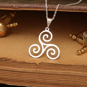 Triskelion 925 Sterling Silver - Silver Triskelion - Triskelion Jewelry - Irish Jewelry - Wiccan Pendant - Pagan Symbol