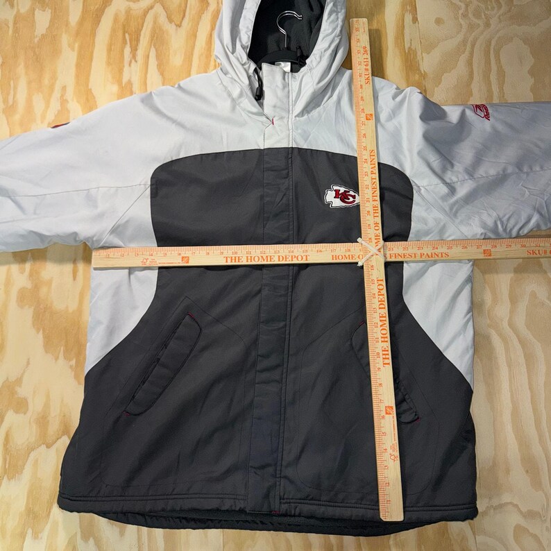 Chaqueta acolchada vintage Y2K de los Kansas City Chiefs con bordado de la NFL imagen 4