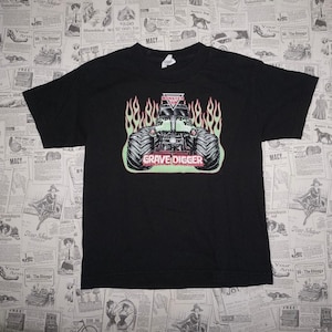Small-Vintage Y2K monster jam flame grave digger 00s t-shirt image 1