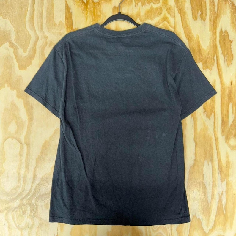 Medium - Vintage y2k avirex tattoo grunge skull snake 2000s t-shirt image 2