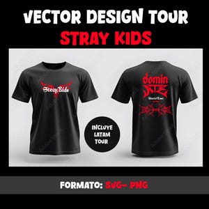 Puede incluir: Dos camisetas negras con texto y gráficos rojos. La parte delantera de una camiseta dice "Stray Kids" y la parte trasera de la otra camiseta dice "domin  World Tour".
