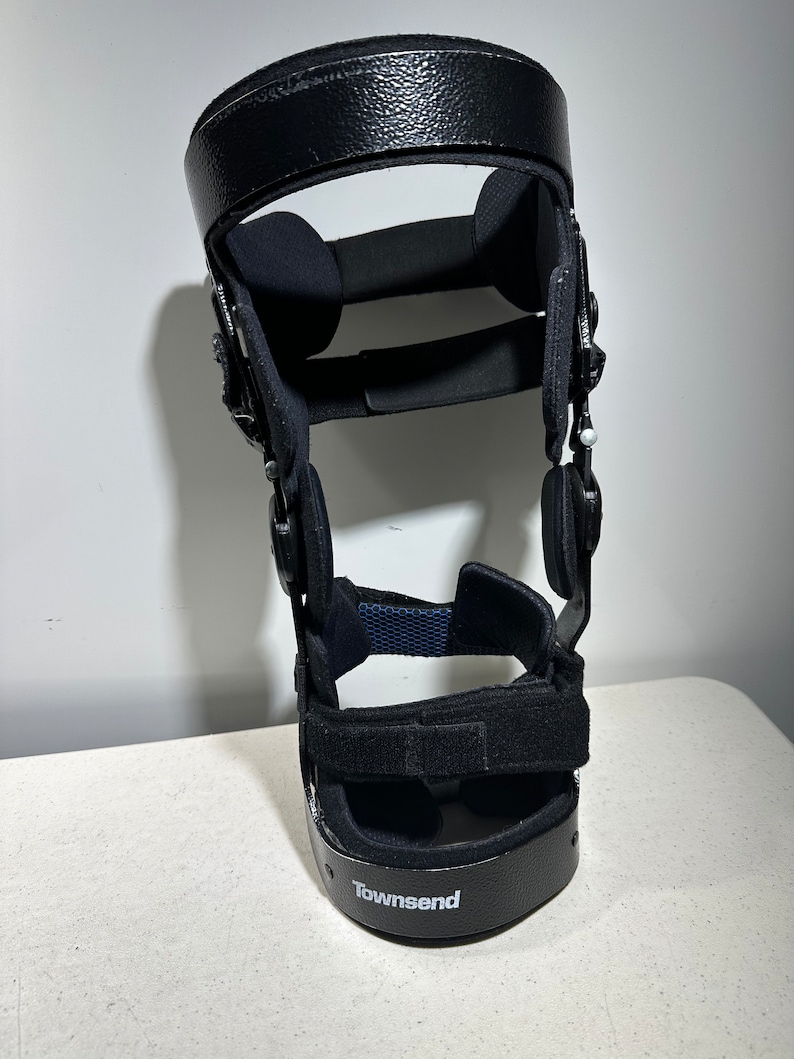 Townsend Thusane Knee Brace Gray Rebel Reliever Adjustable Length Right
