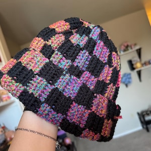 Beanie kariert- Gehäkelt Winterbekleidung, Skibekleidung