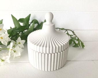 Silicone mold - can with lid in groove design